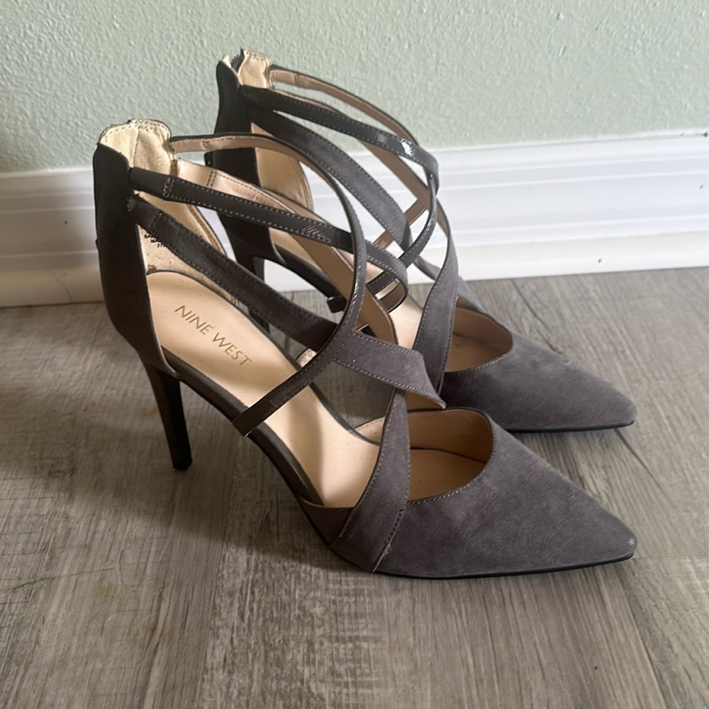 Nine West strappy heels NWOT